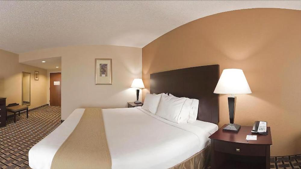 Holiday Inn Express Pembroke By Ihg Zewnętrze zdjęcie