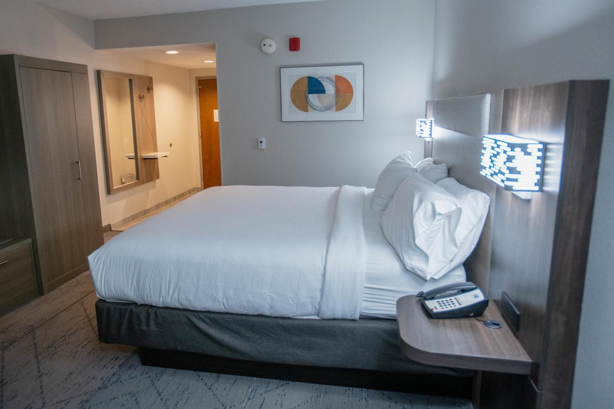 Holiday Inn Express Pembroke By Ihg Zewnętrze zdjęcie