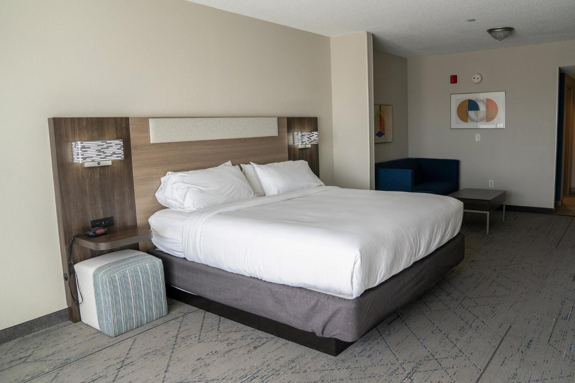 Holiday Inn Express Pembroke By Ihg Zewnętrze zdjęcie