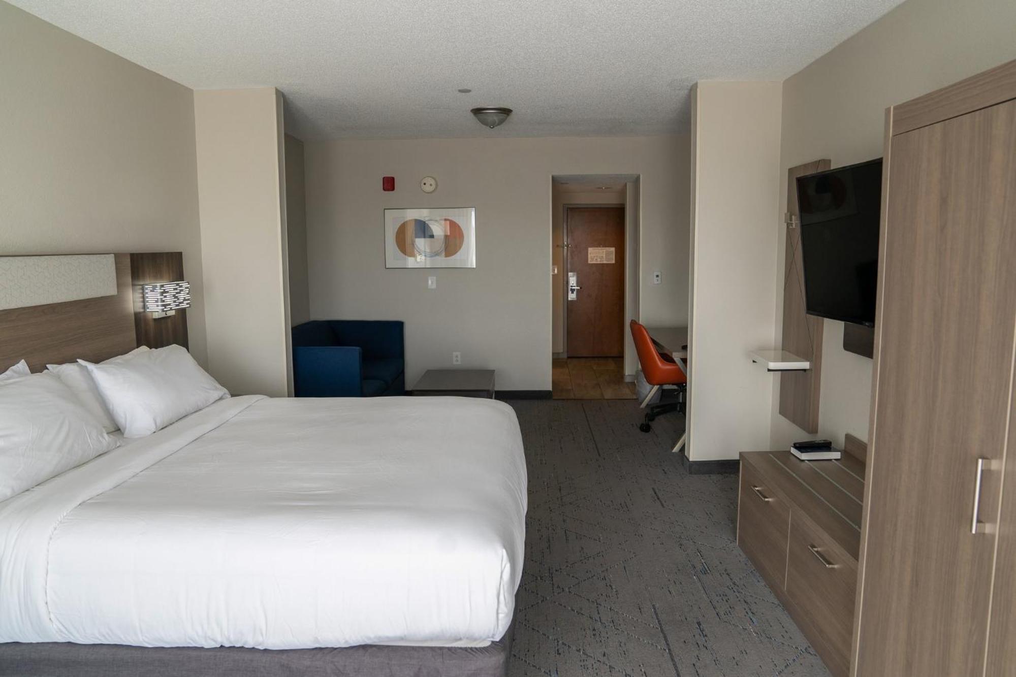 Holiday Inn Express Pembroke By Ihg Zewnętrze zdjęcie