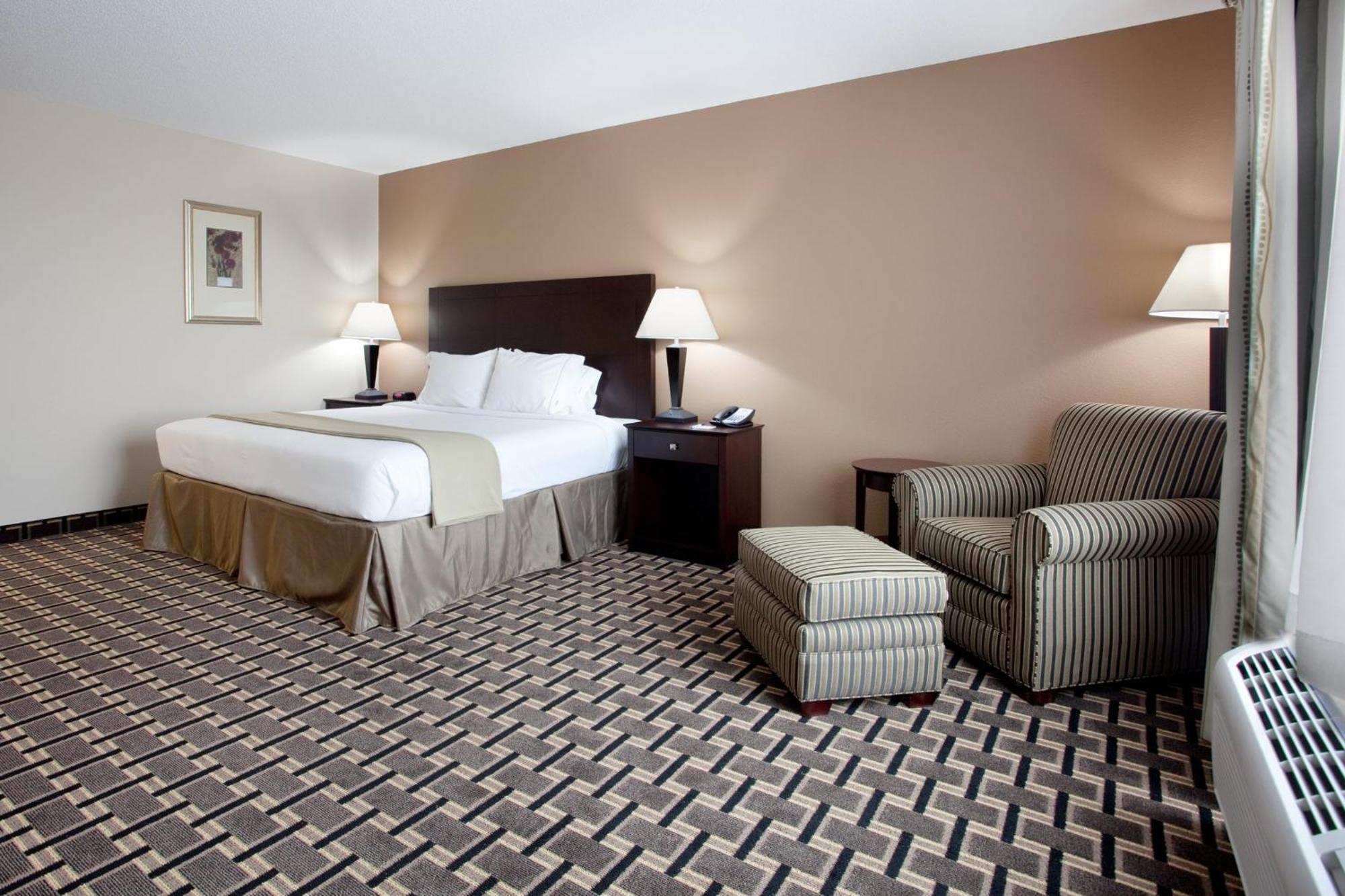 Holiday Inn Express Pembroke By Ihg Zewnętrze zdjęcie