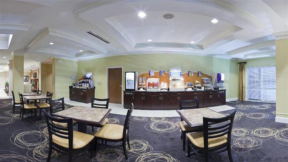 Holiday Inn Express Pembroke By Ihg Zewnętrze zdjęcie